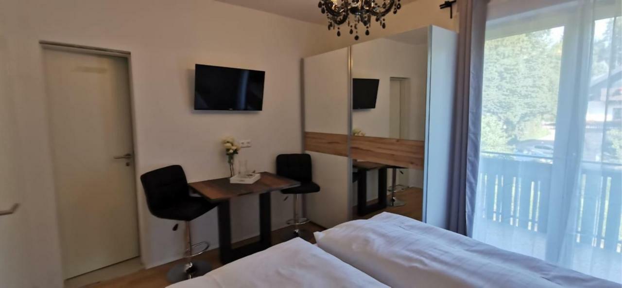 Hotel Enjoyit Velden West à Selpritsch Extérieur photo